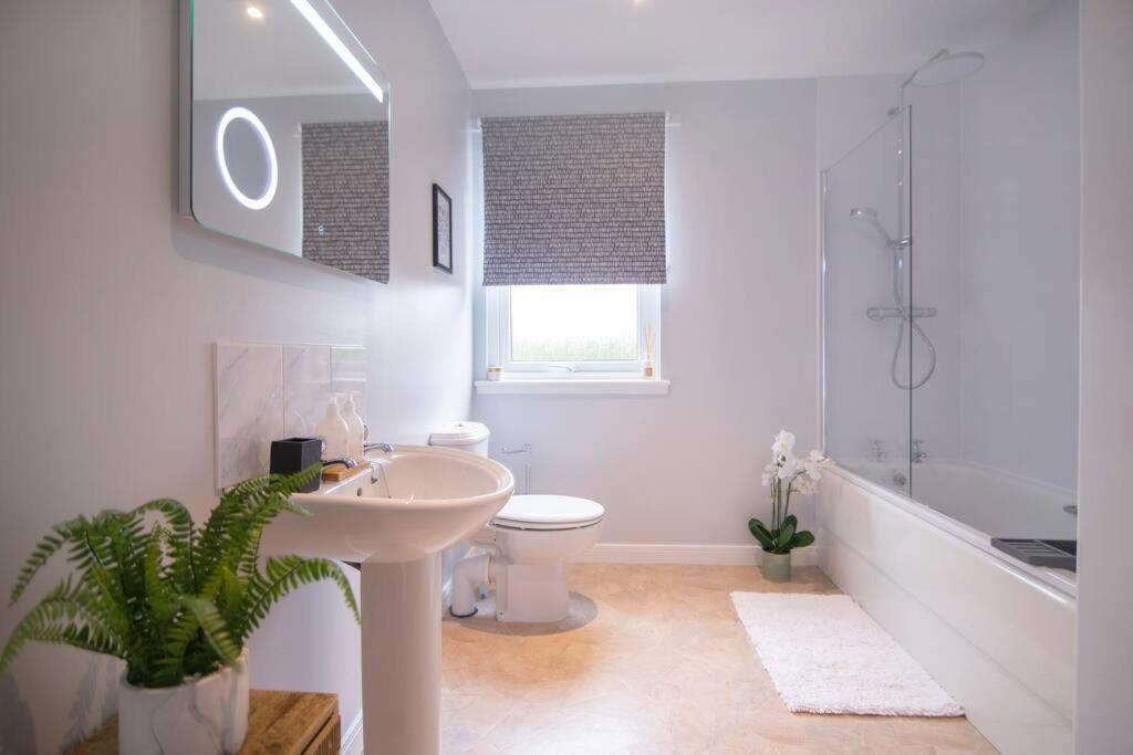 Calm Scottish Country Escape With Hot Tub Sleeps 6 Villa Inverness Exterior photo